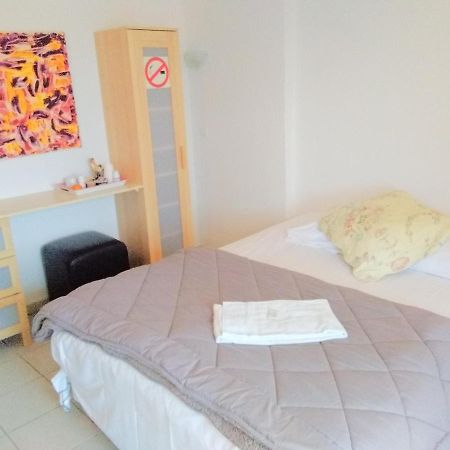 Auberge Villa Montaleigne Saint-Laurent-du-Var Bagian luar foto