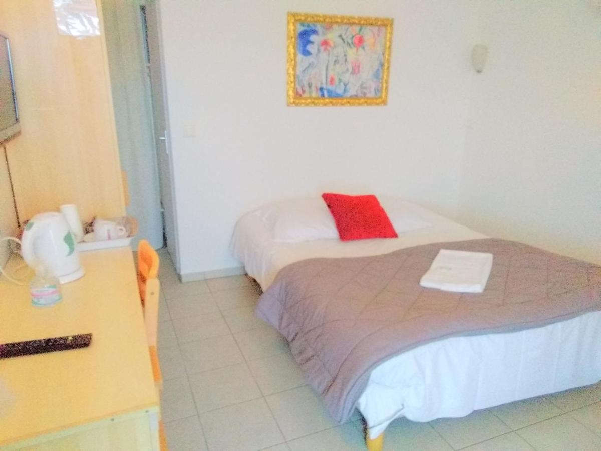 Auberge Villa Montaleigne Saint-Laurent-du-Var Bagian luar foto