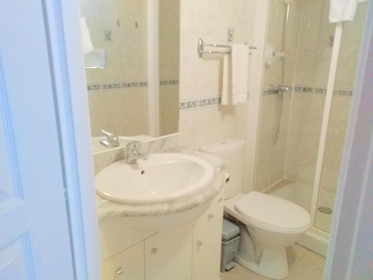 Auberge Villa Montaleigne Saint-Laurent-du-Var Bagian luar foto