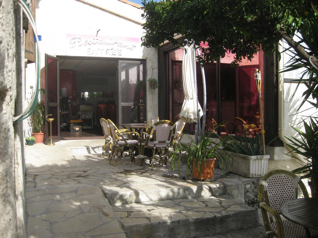 Auberge Villa Montaleigne Saint-Laurent-du-Var Bagian luar foto