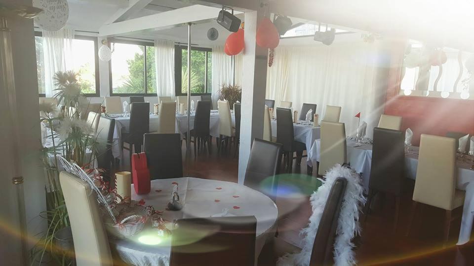Auberge Villa Montaleigne Saint-Laurent-du-Var Bagian luar foto